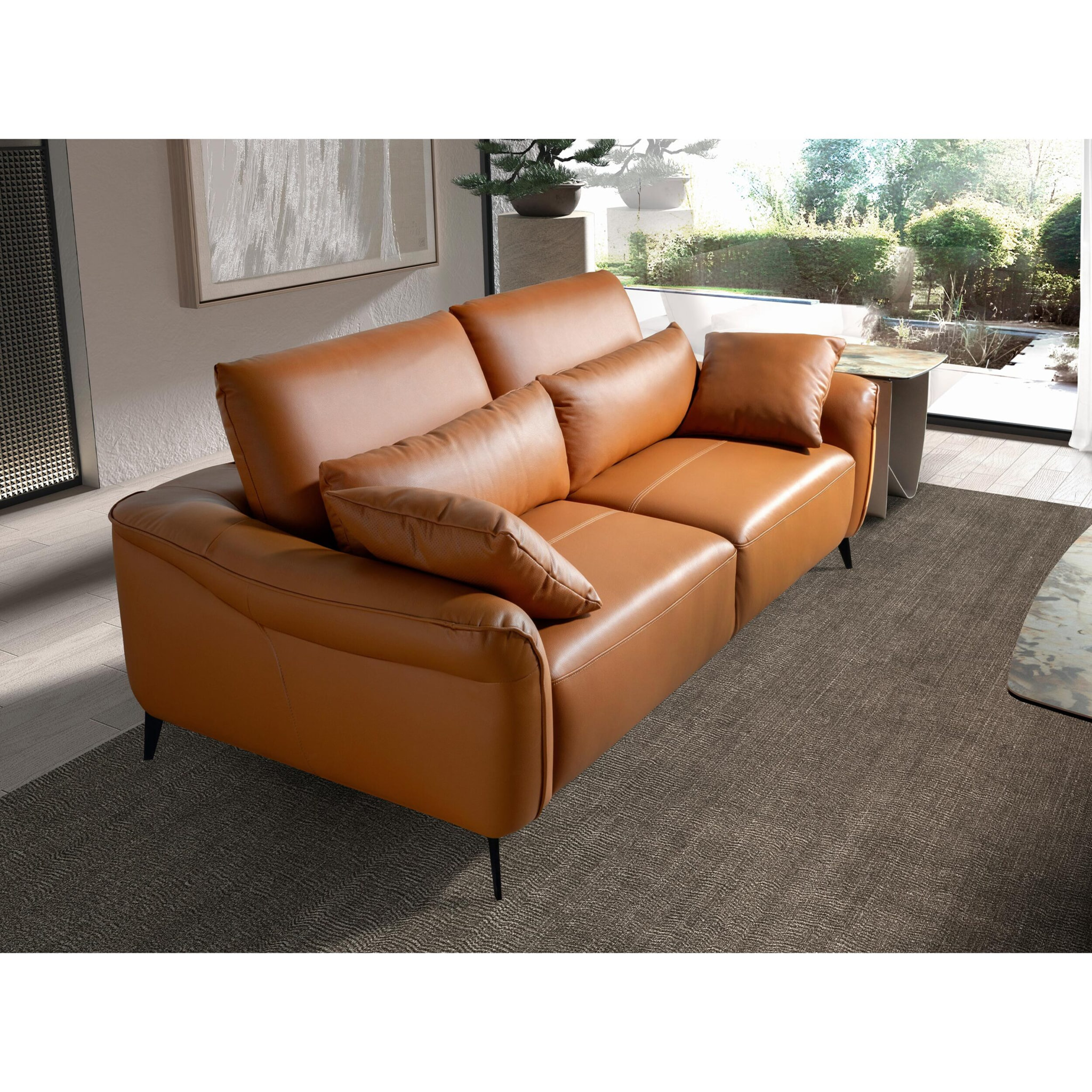 Sofá Angel Cerdá de 3 plazas tapizado en piel de origen vacuno en marrón patas de acero inoxidable en epoxi negro 209x107x105cm