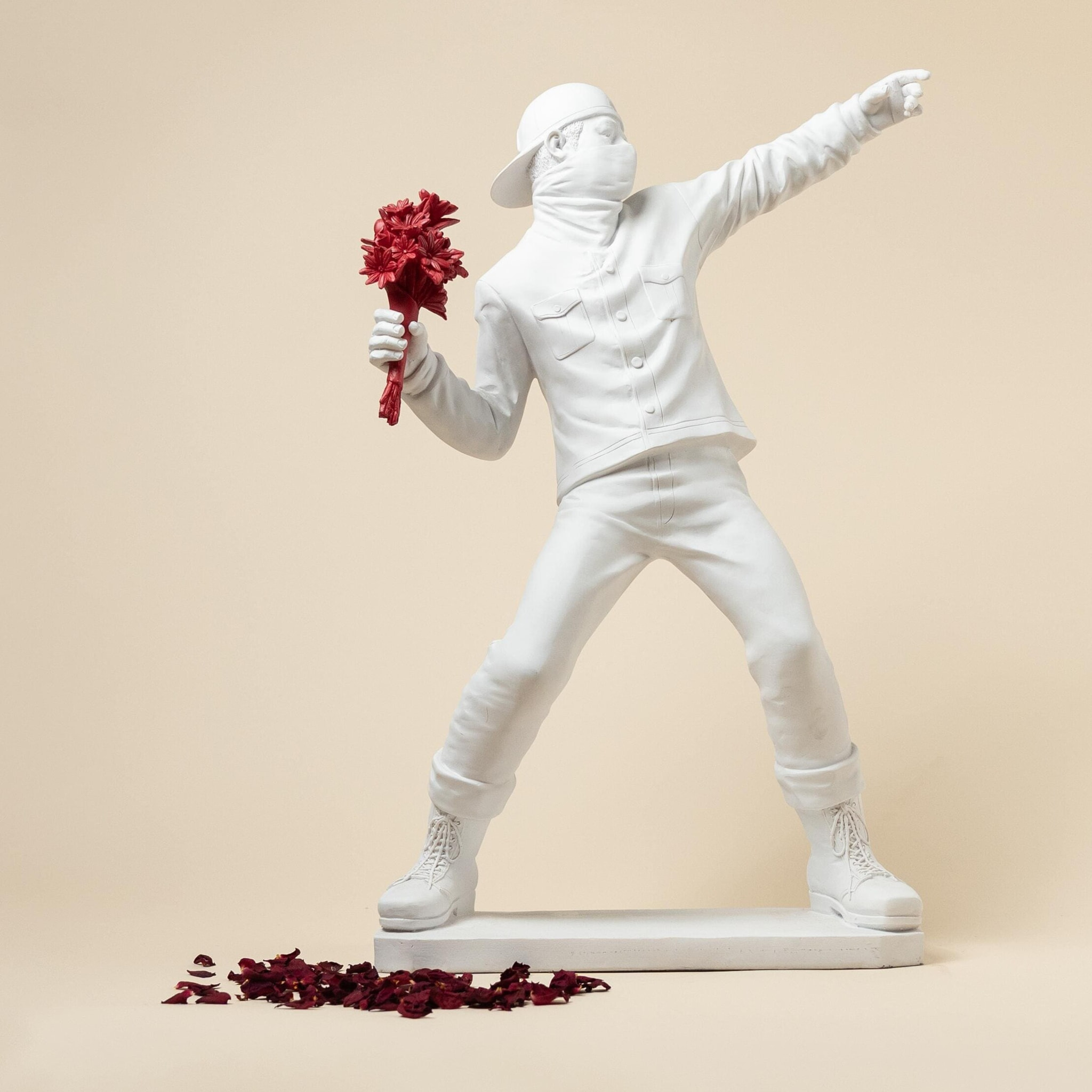 Déco street art blanche bouquet rouge Kare Design