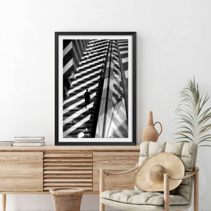 Affiche portrait de femme - Jeu d'ombre Affiche + cadre en bois - Noir