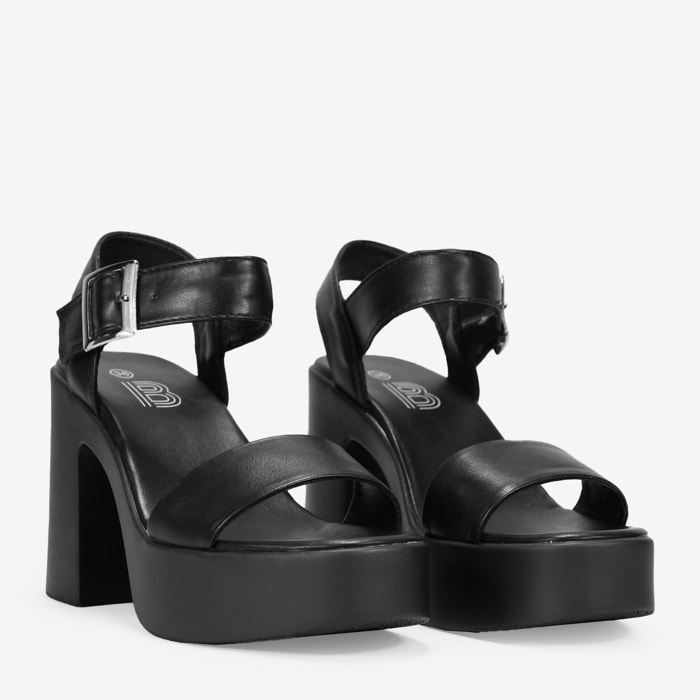 Sandalias de tacón ancho negras con hebilla