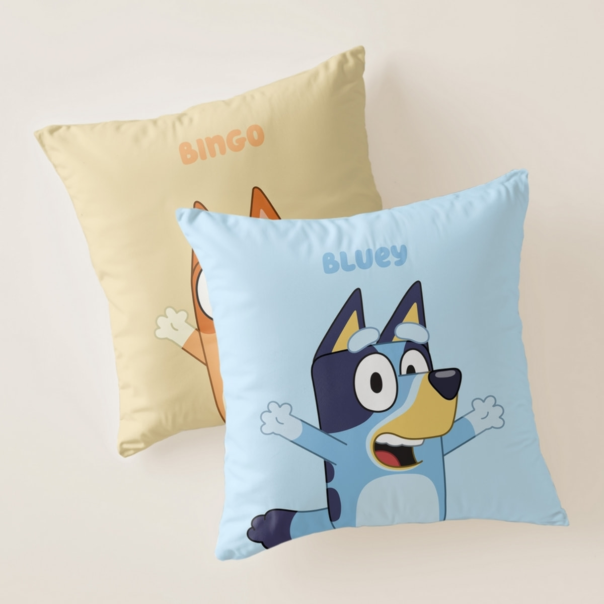Funda cojin BLUEY con relleno 45x45 .
