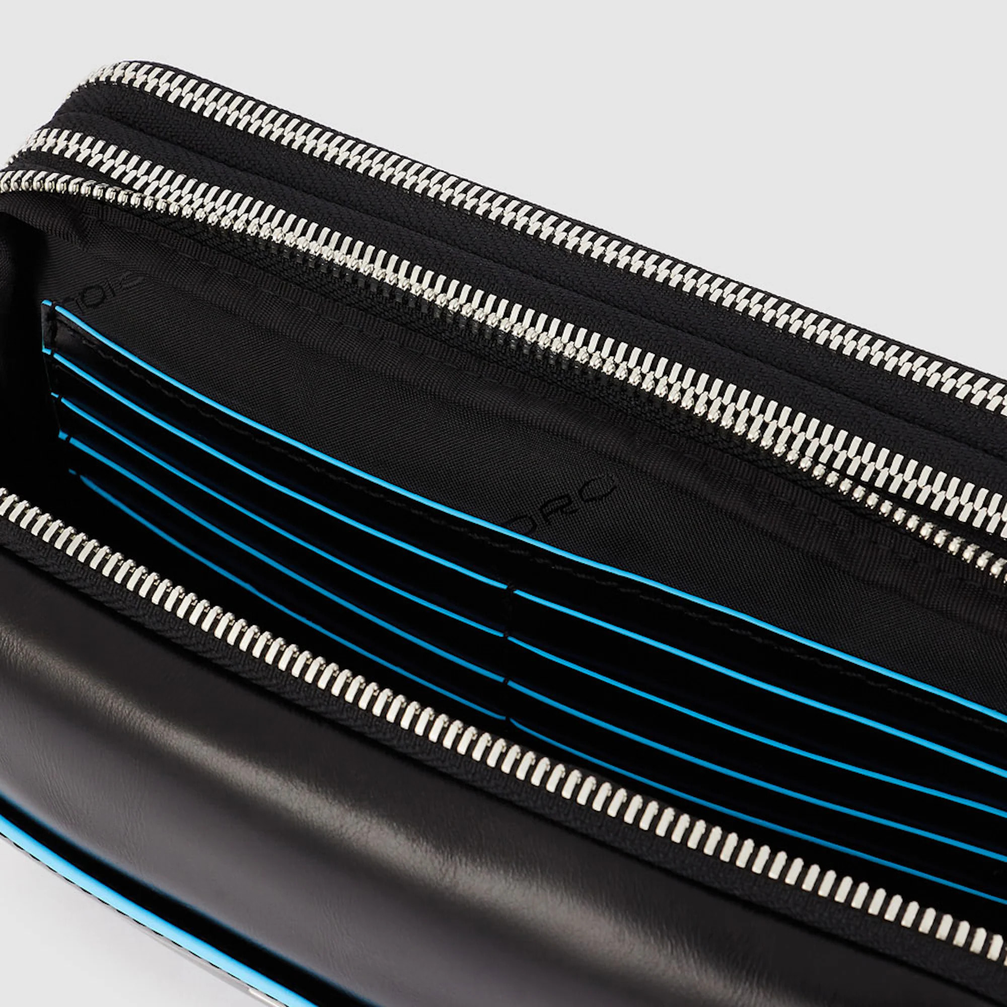 Piquadro Pochette a due scomparti