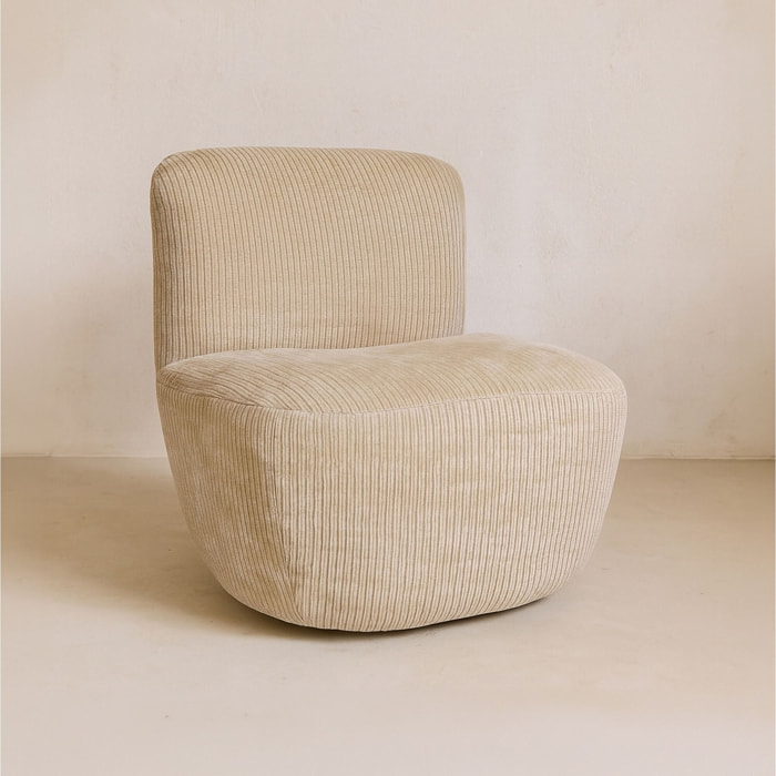 Fauteuil en tissu bouclette beige et structure en bois CÔME