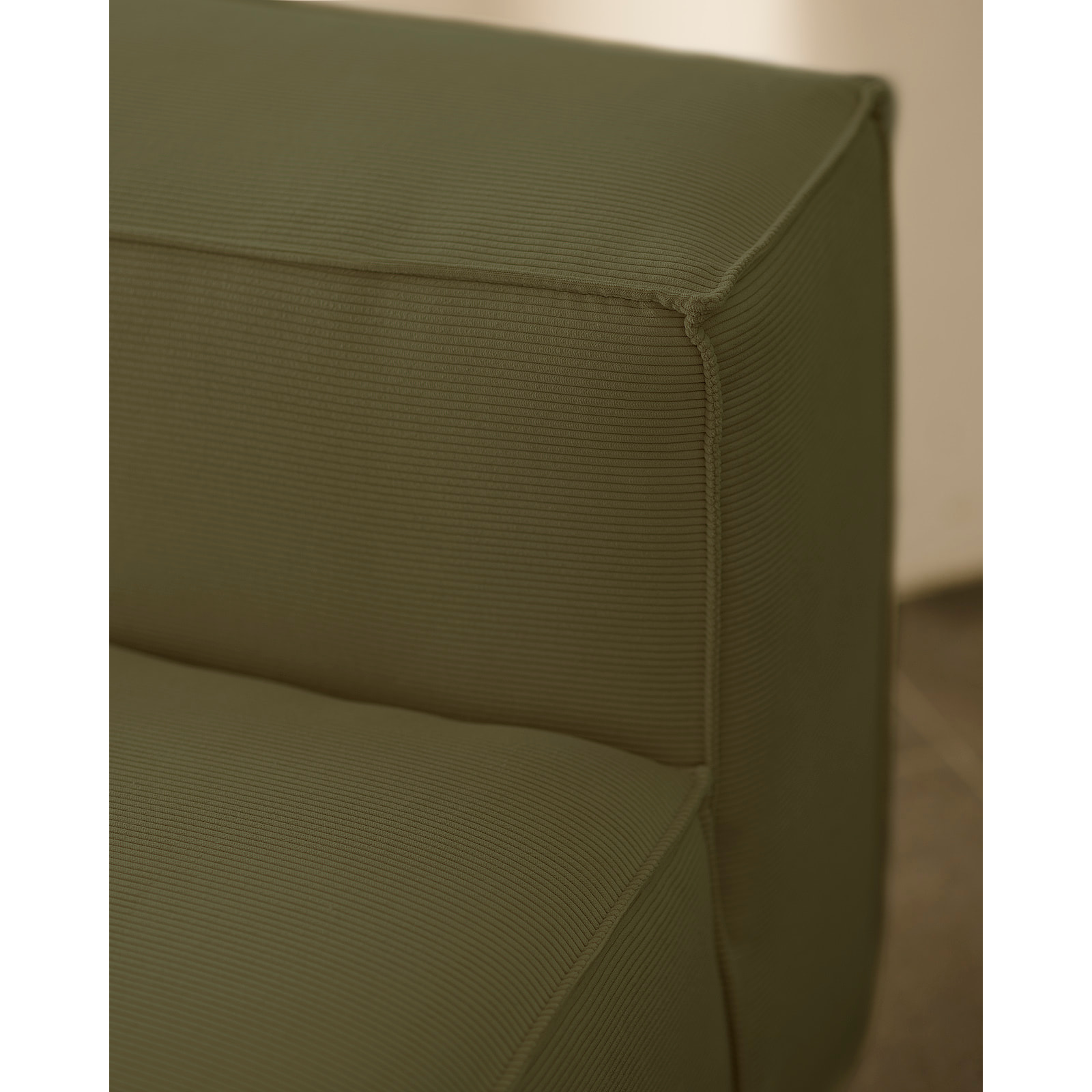 Fauteuil en velours côtelé couleur vert de 110x90cm Hauteur: 70 Longueur: 110 Largeur: 90