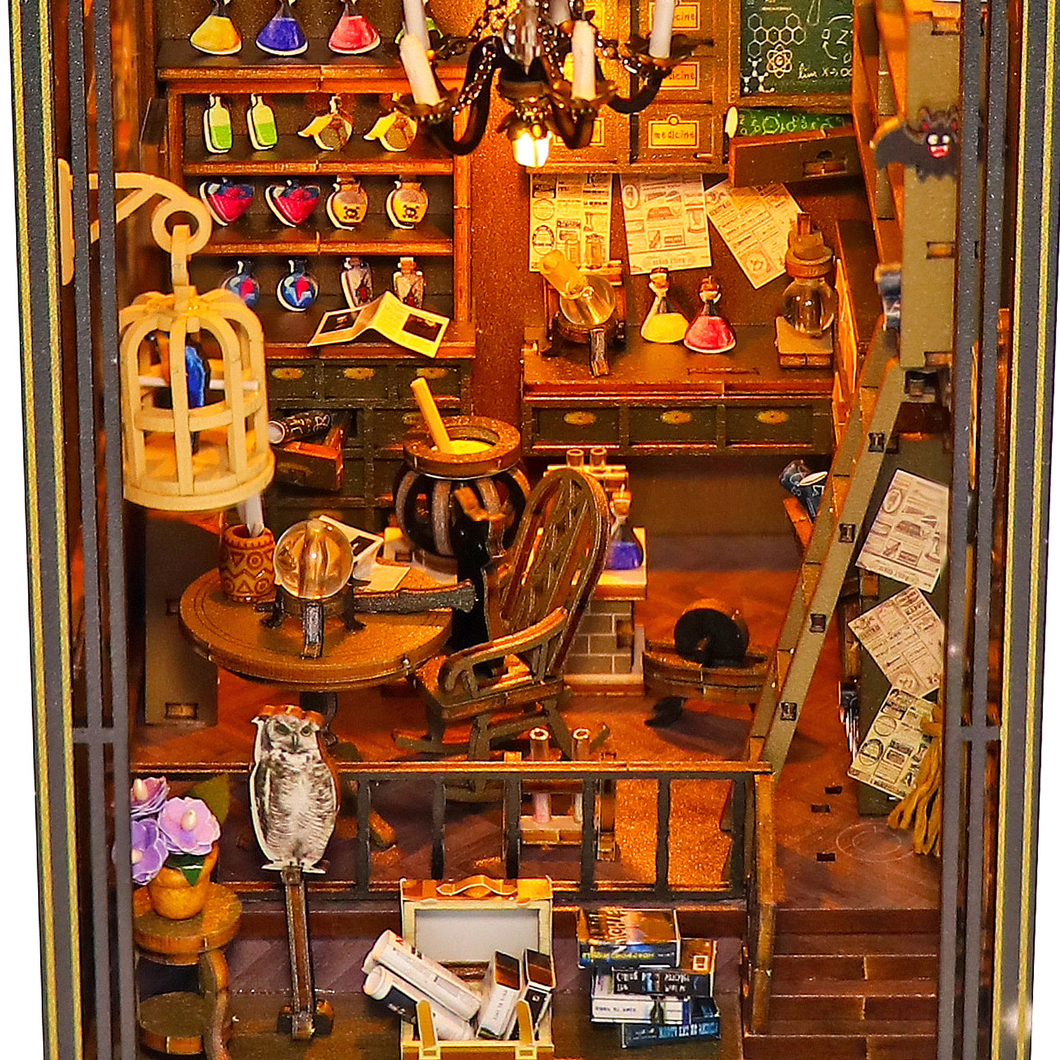 Casa Mágica Mira. Book Nook realista con gran detalle, cubierta y luces led.