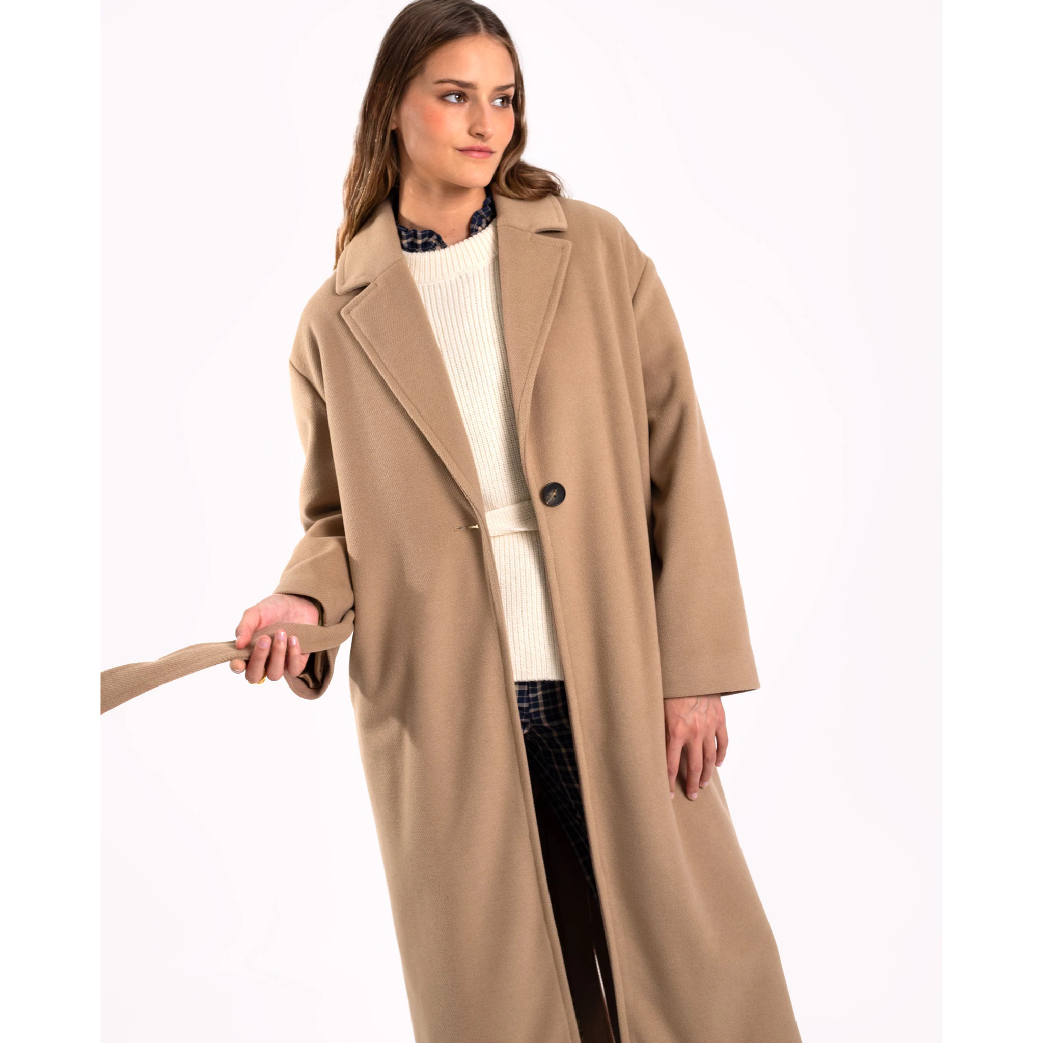 Abrigo  de mujer largo con cinturón