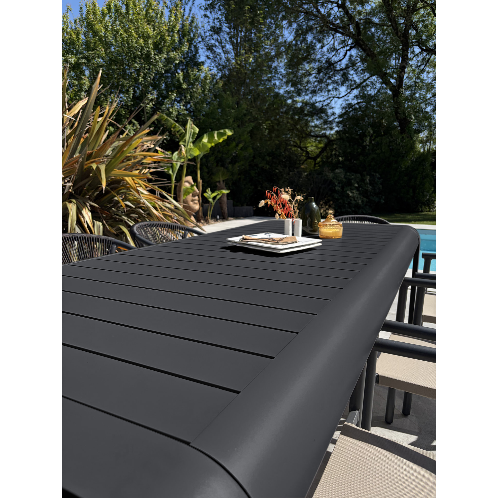 HANOI - Ensemble repas de jardin en aluminium 8 places coloris anthracite