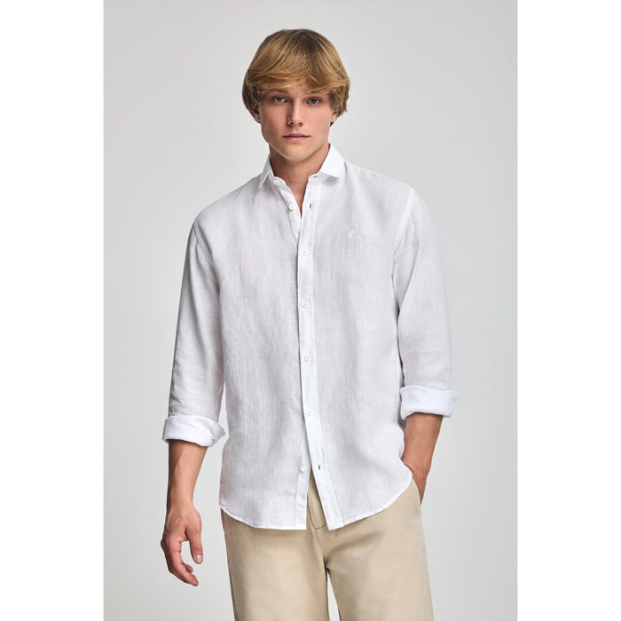 Camicia bianca in lino tinta in capo con monogramma ricamato
