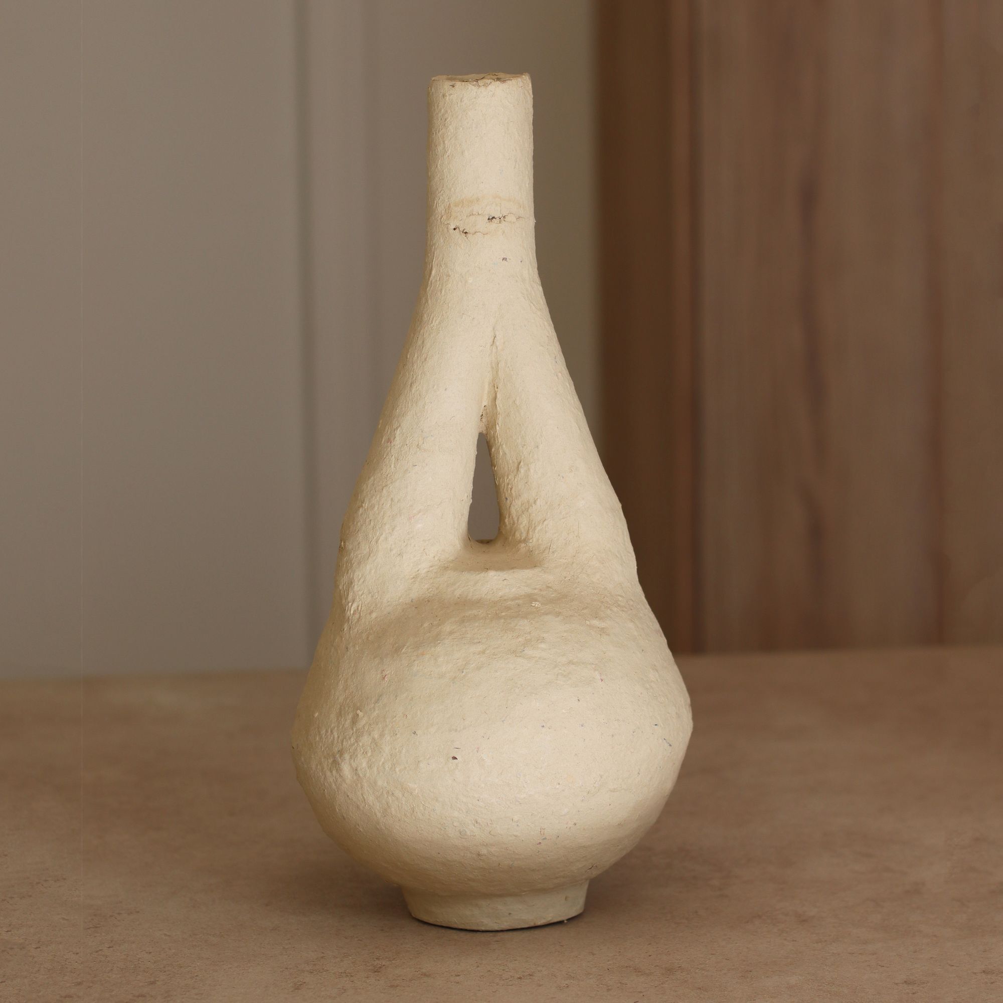 Vase en papier maché écru TENERE