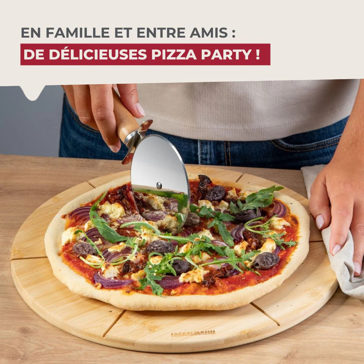 Planche à pizza avec rainures de coupe, Ø 32 cm