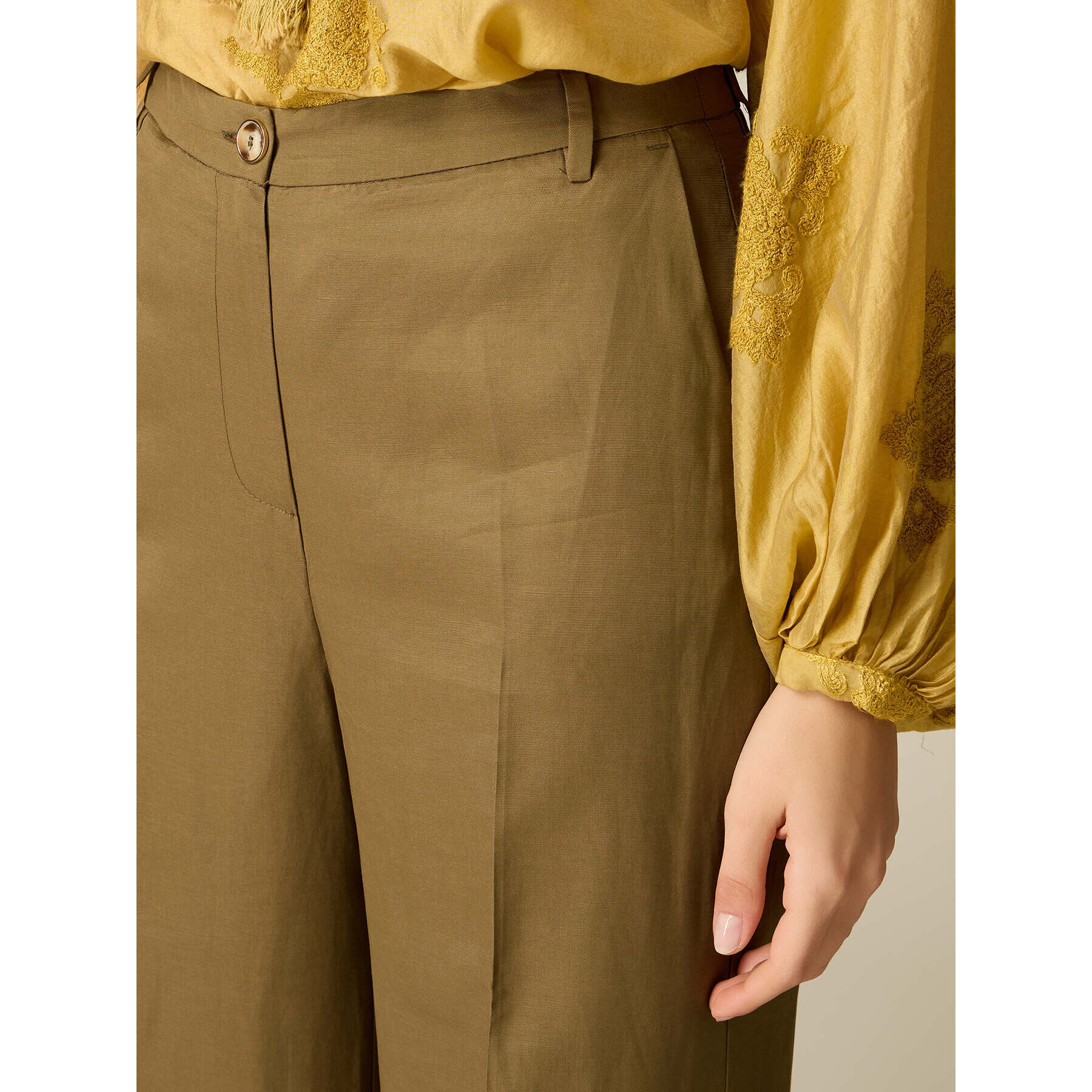 Oltre - Pantaloni palazzo in tessuto misto lino - Verde militare