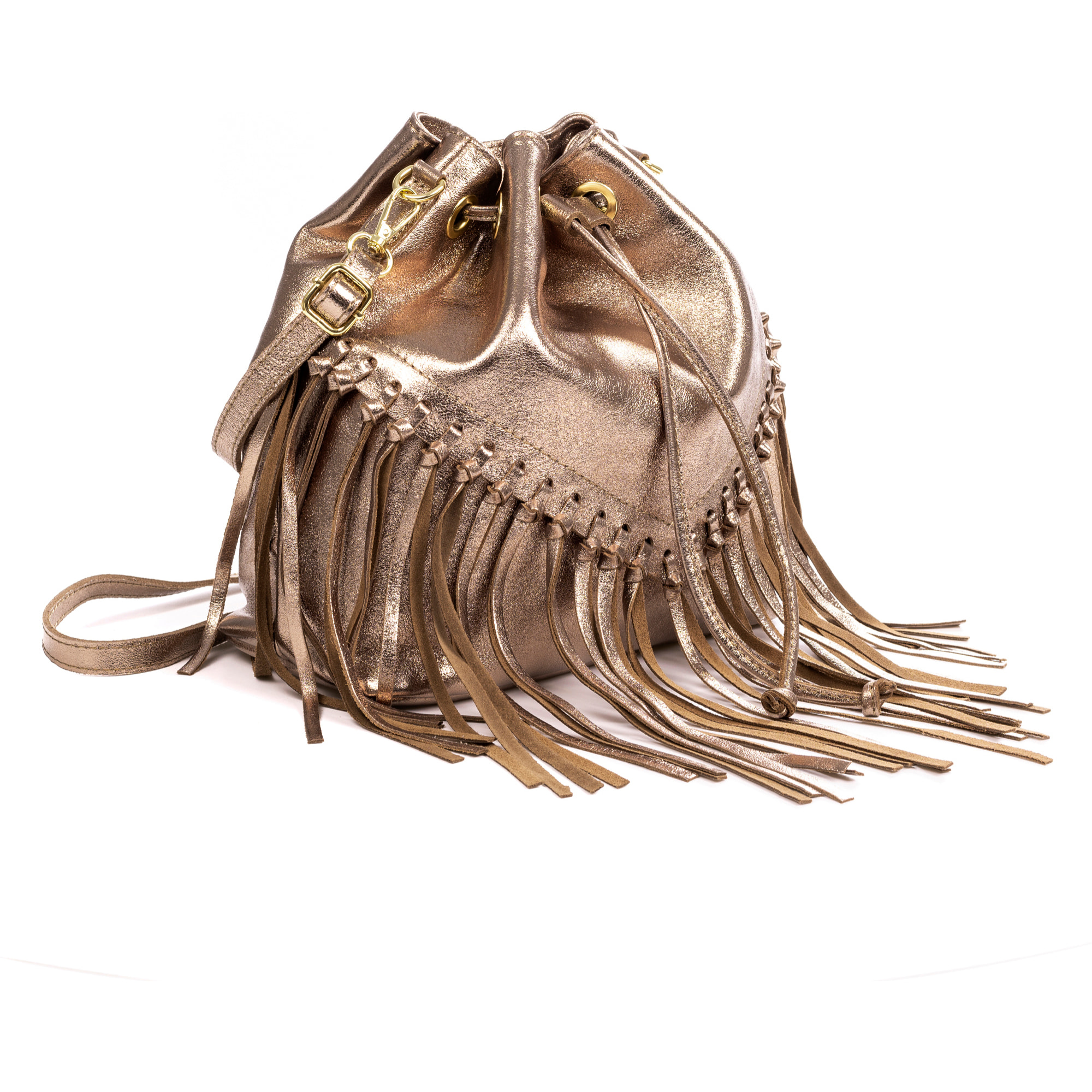 Arzana bolso bandolera piel auténtica gamuza laminada. Diseño exclusivo fruncido y borlas.