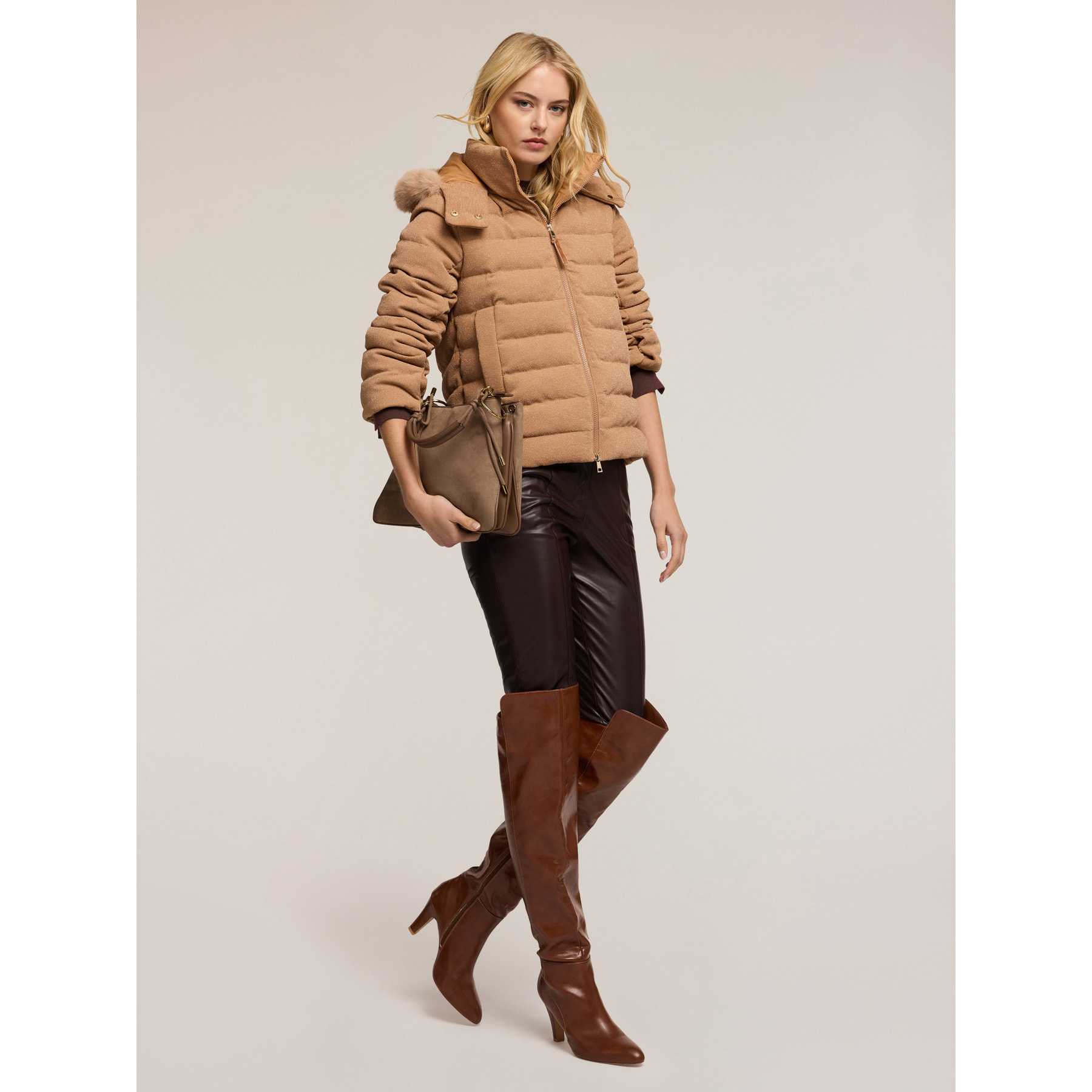 Motivi - Plumífero pesado con purpurina y capucha - Beige