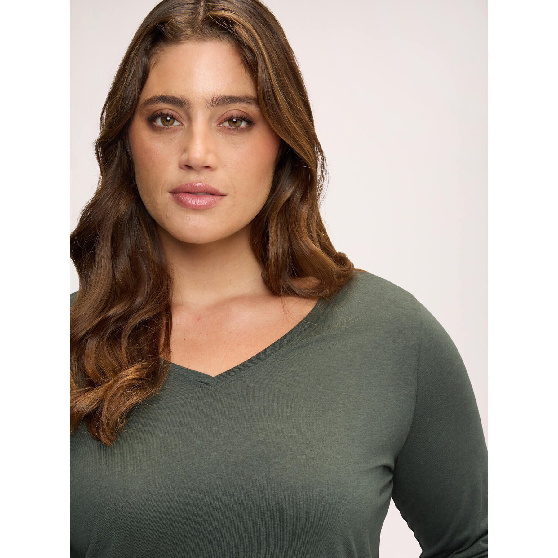 Fiorella Rubino - T-shirt in jersey con bottonicini sui polsisni - Verde militare