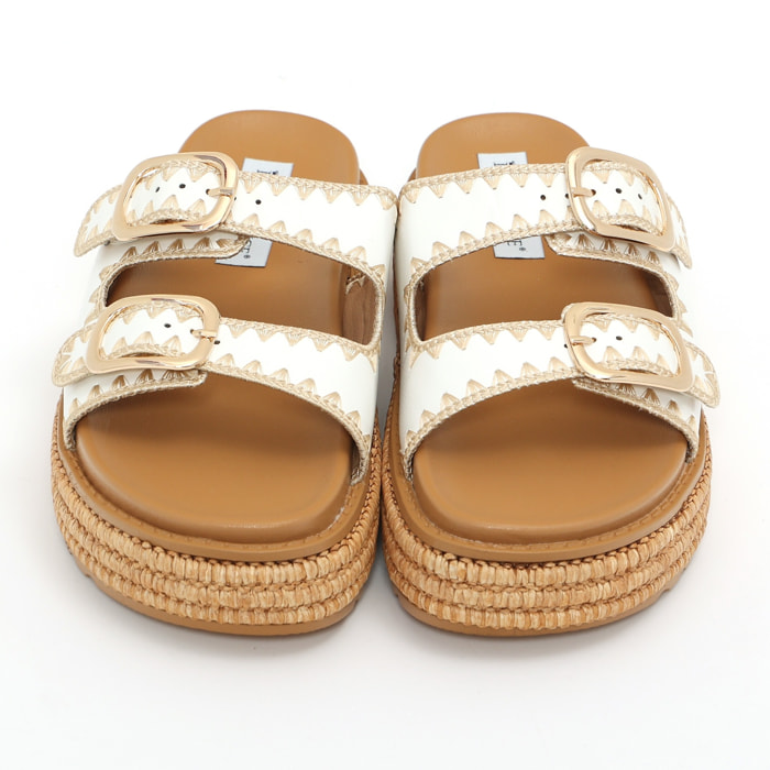 Sandali platform in simil pelle con fibbie color oro