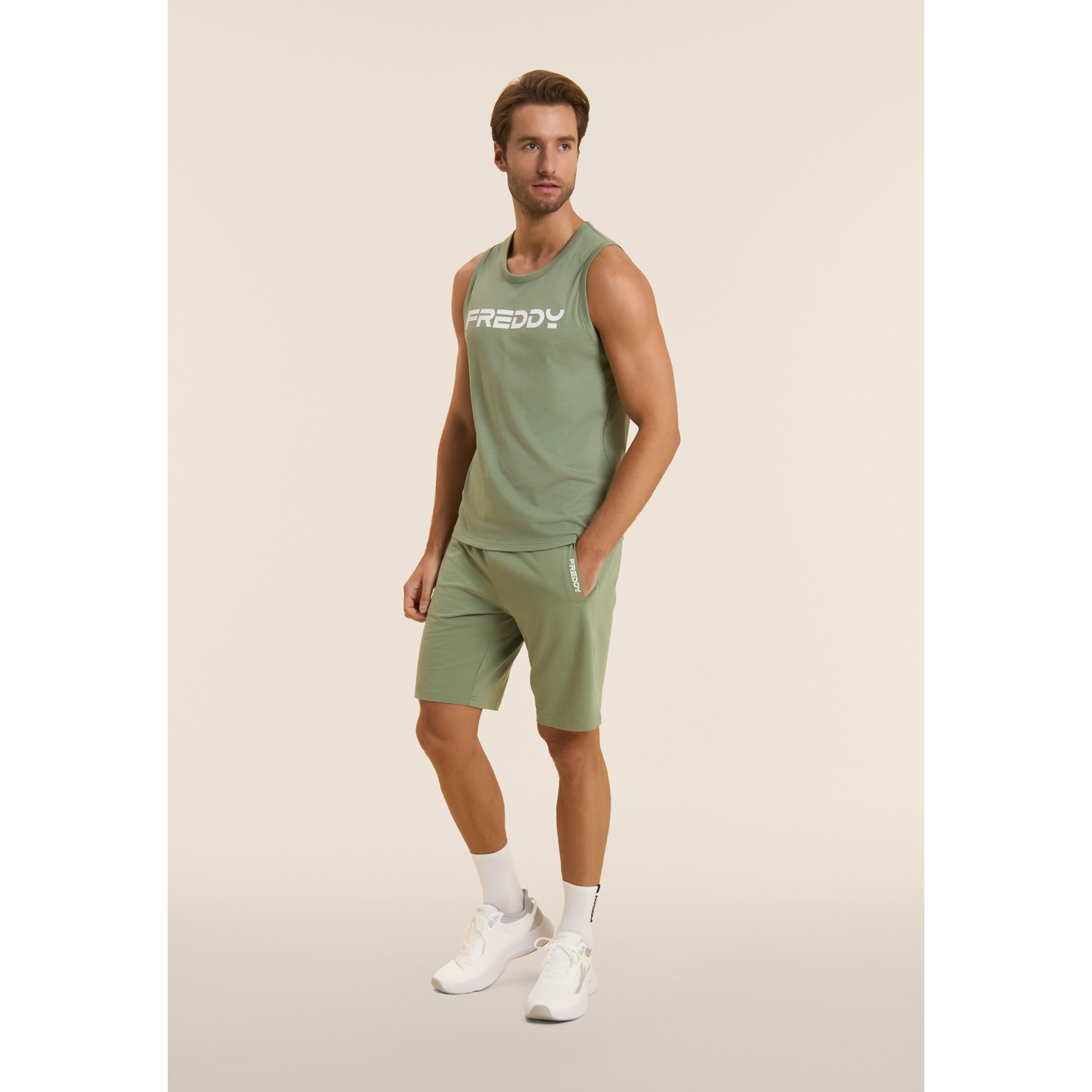 Pantaloni corti in jersey stretch con taschino