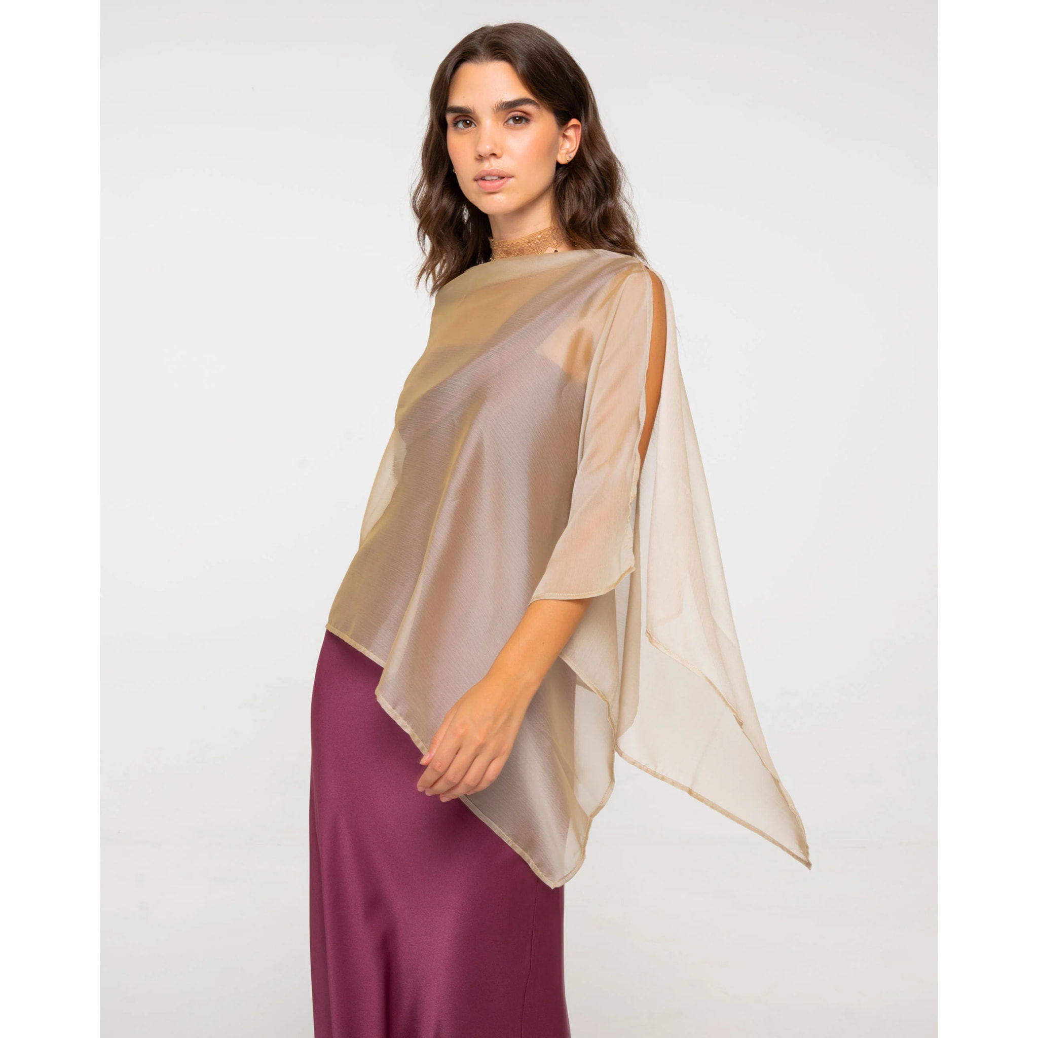 Vestido largo con escote asimétrico