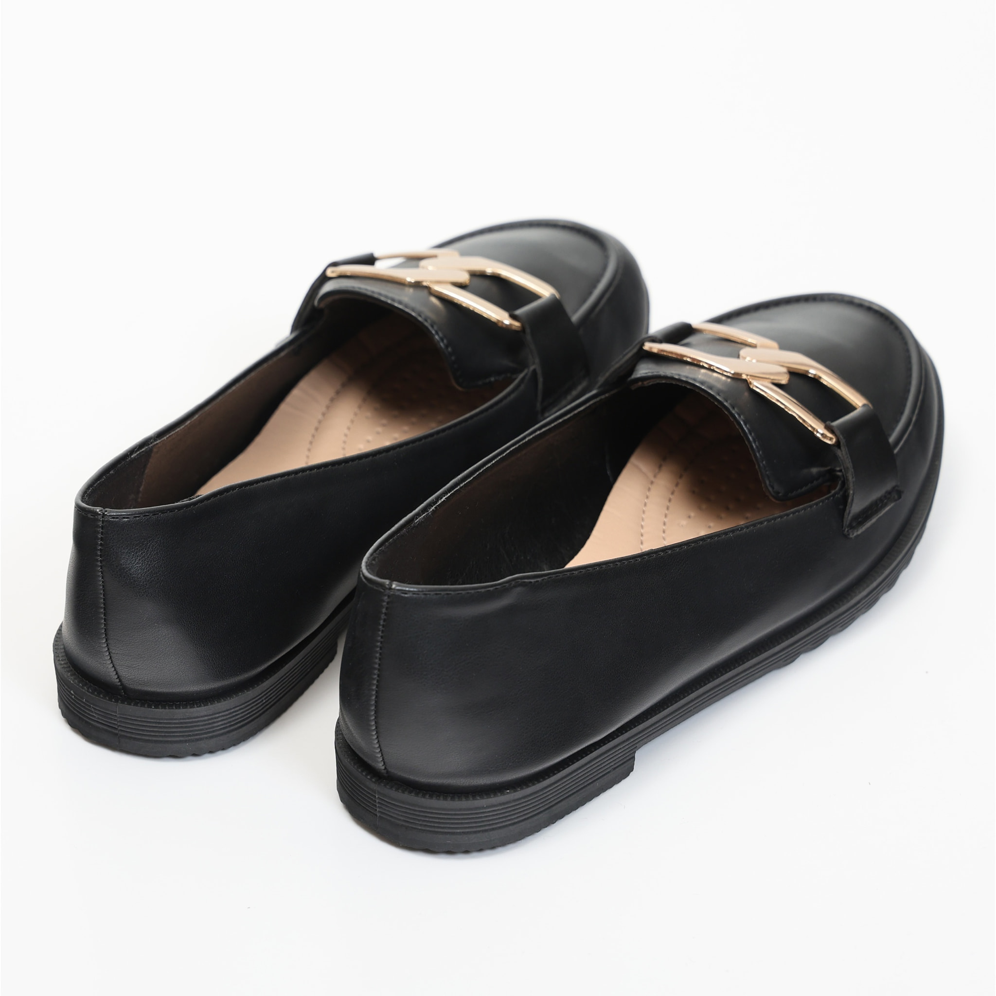 Mocassini in simil pelle con applicazione color oro