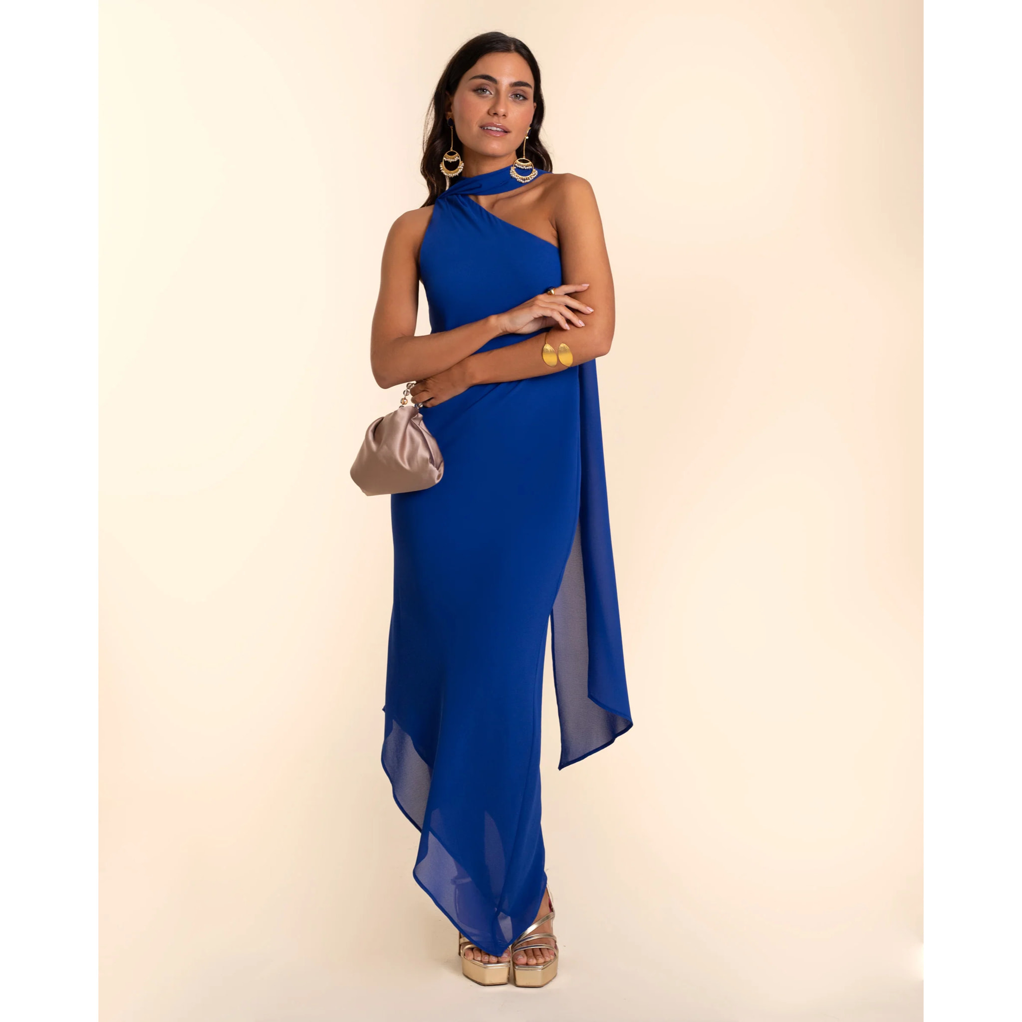 Vestido asimétrico con fular