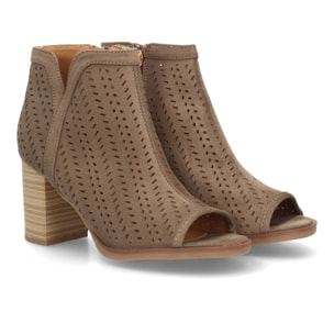 Botin de Tacon con Calados y Cremallera