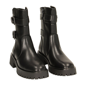 Botines negros con hebilla