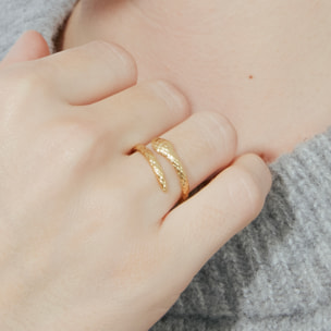 Anillo acabado en oro amarillo de 18K