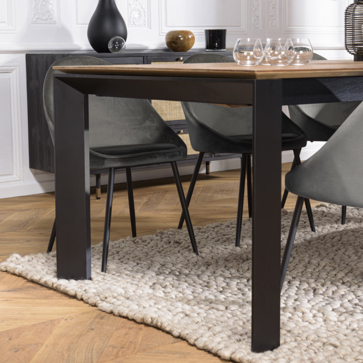 MADISON - Table à manger rectangulaire extensible 220/320cm bois teck recyclé pieds métal noir