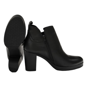 Stivaletto in vera pelle con tacco e fascia elastica