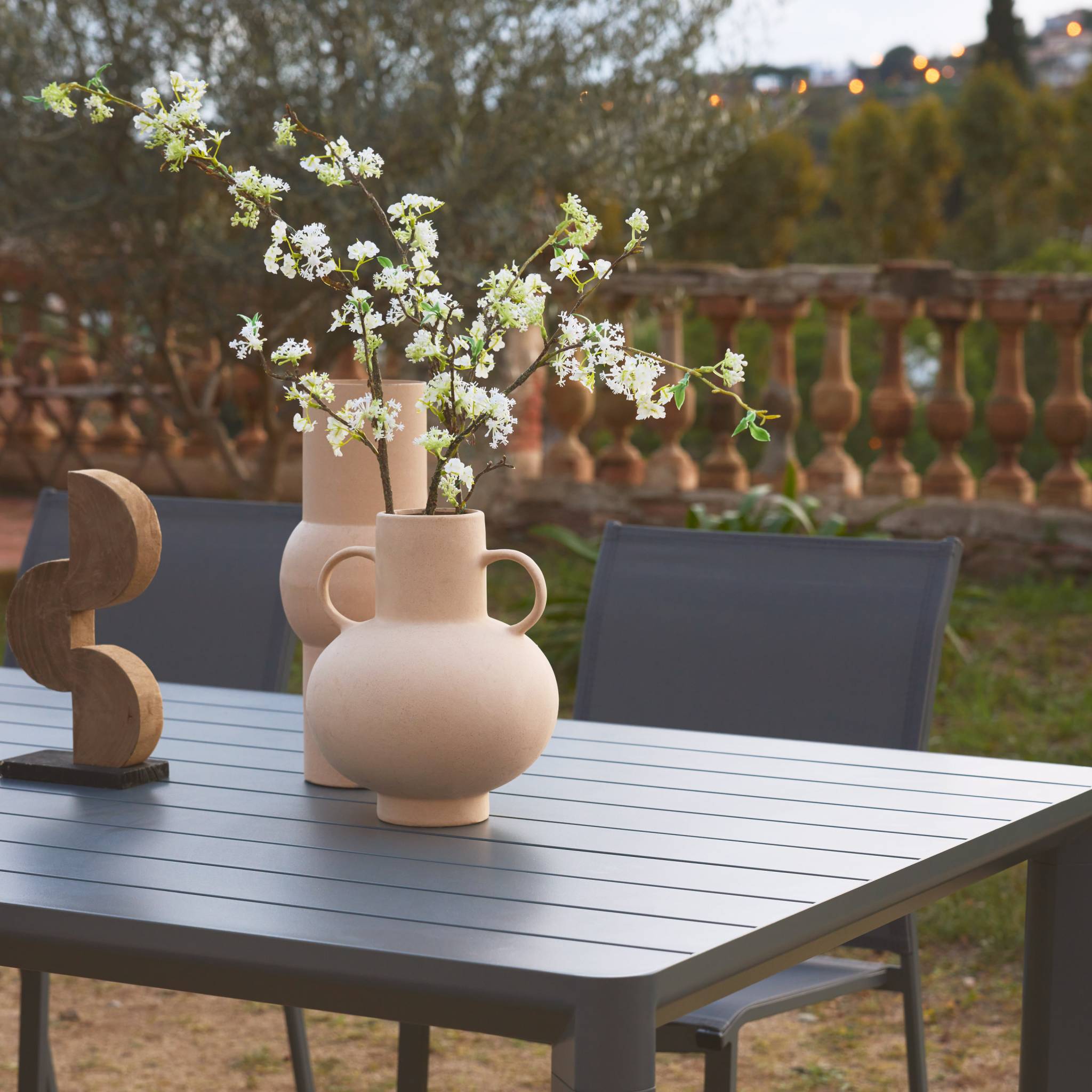 Table de jardin anthracite SACRAMENTO aluminium. 8 places. 220 x 100 x 75 cm