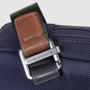 Piquadro Borsello porta iPad®mini in tessuto riciclato e pelle con tasca per AirPods®