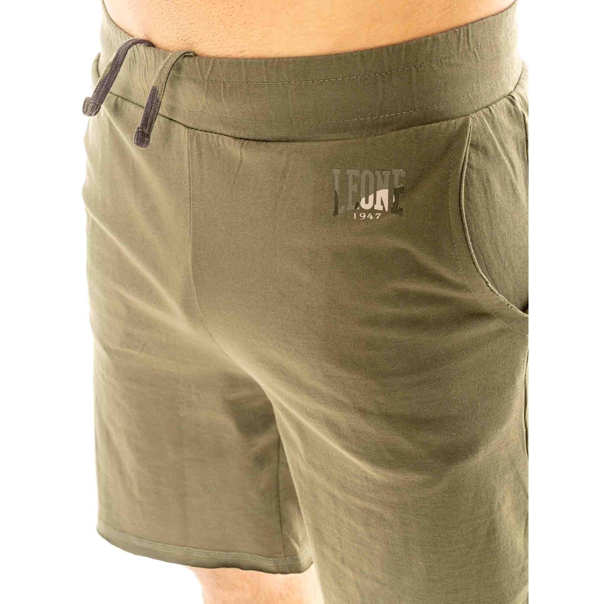 Set completo da uomo con t-shirt e pantaloncino mimetico Leone Military 1947