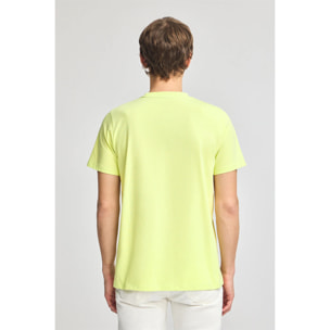 Maglietta verde lime a girocollo e Rigby Go in gomma