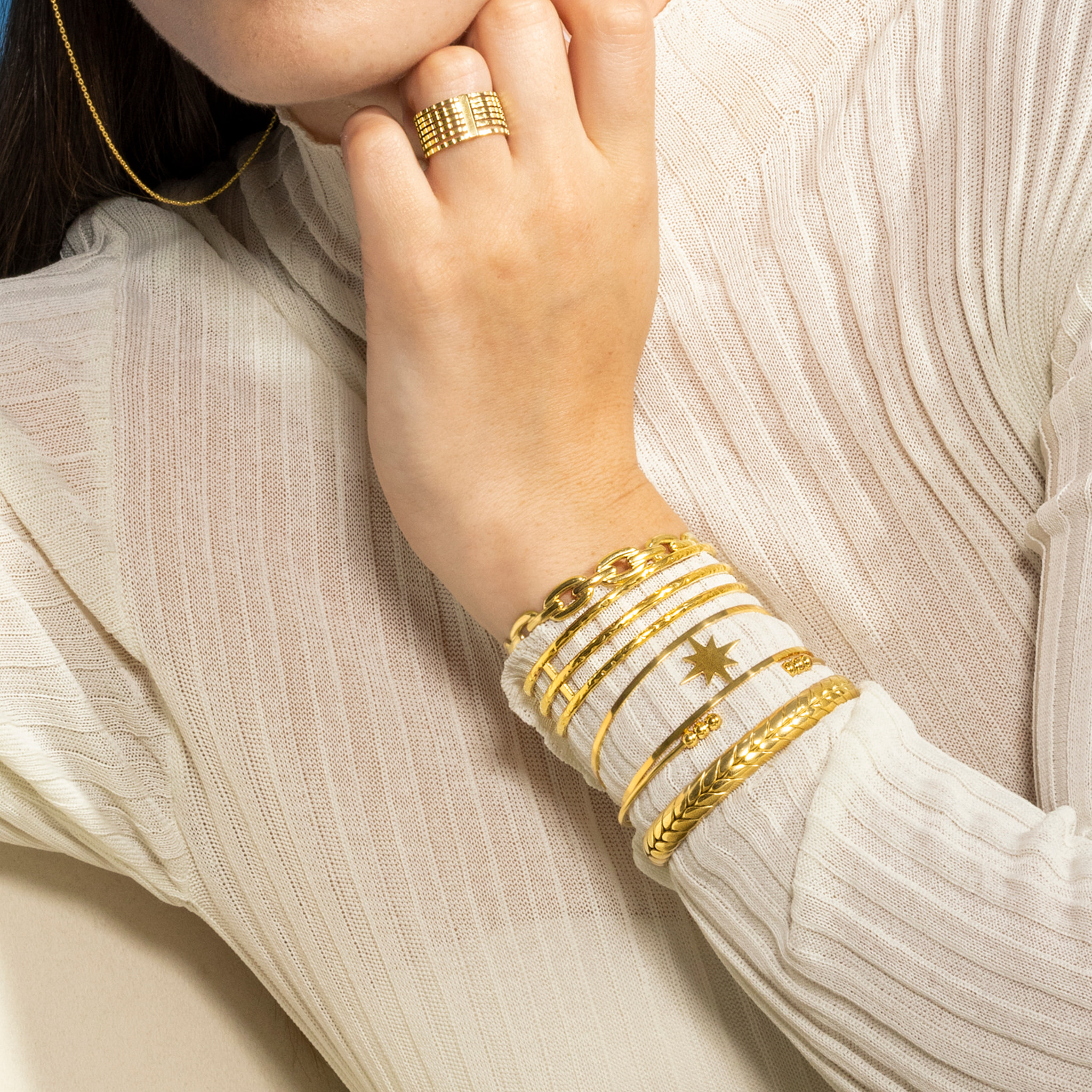 Pulsera de Onix acabada en oro amarillo de 18K- Nepai