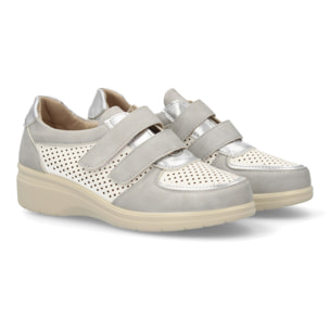 Zapatillas confort con troquelado transpirable