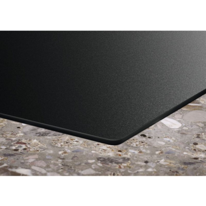 Plaque induction aspirante ELECTROLUX KCC73443CZ SaphirMatt® - Hotte intégrée et Résistante aux rayures