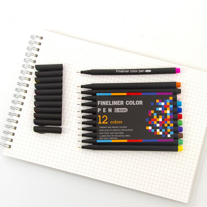Set di 12 penne professionali COLOR FINELINER punta fine 0,4 mm. Colori definiti e brillanti per contorni, illustrazioni, mandala...