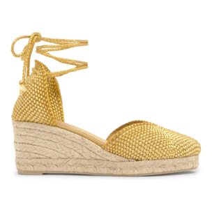 Alpargata Cora cuña de yute con rayón trenzado, cintas y escote en V con hilos metalizados