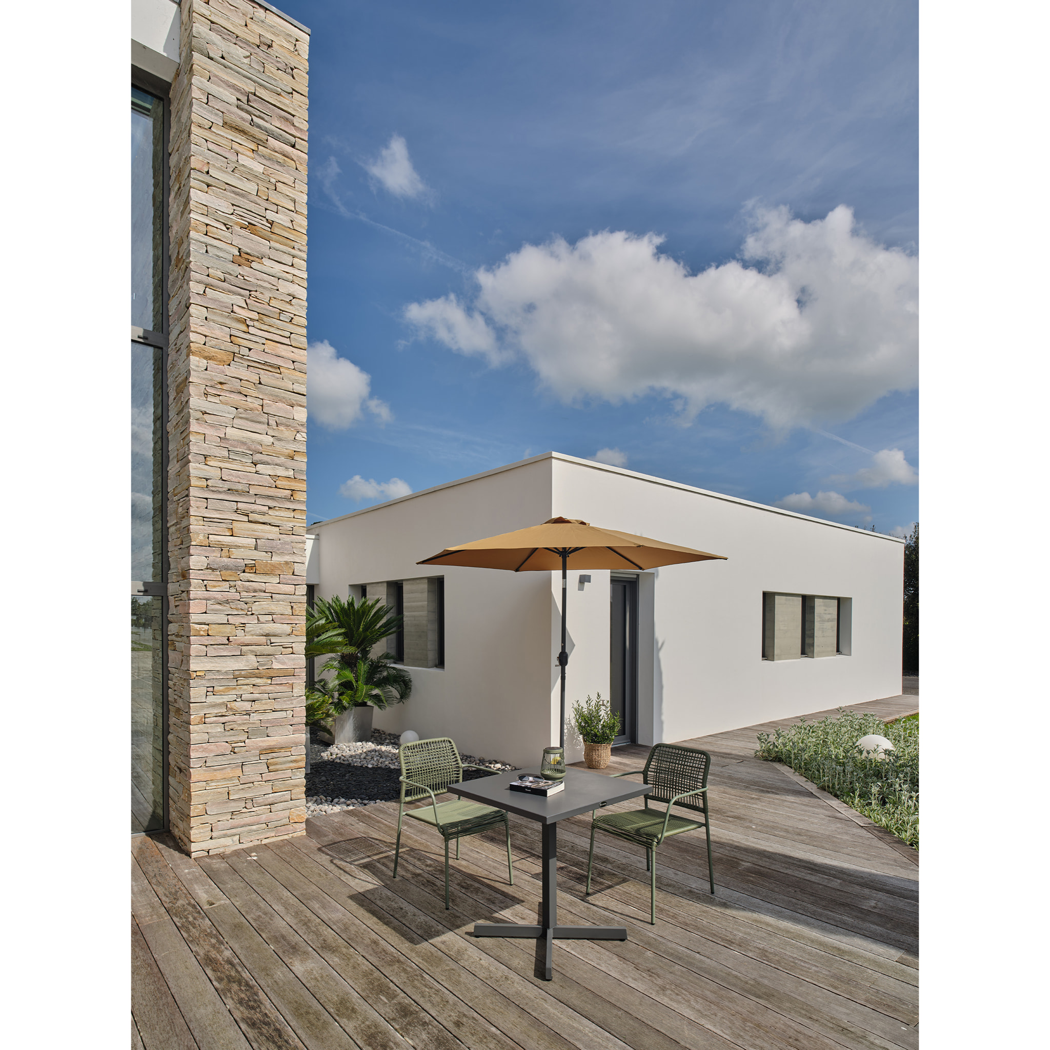 MARBELLA - Parasol à manivelle en aluminium gris anthracite et toile moutarde