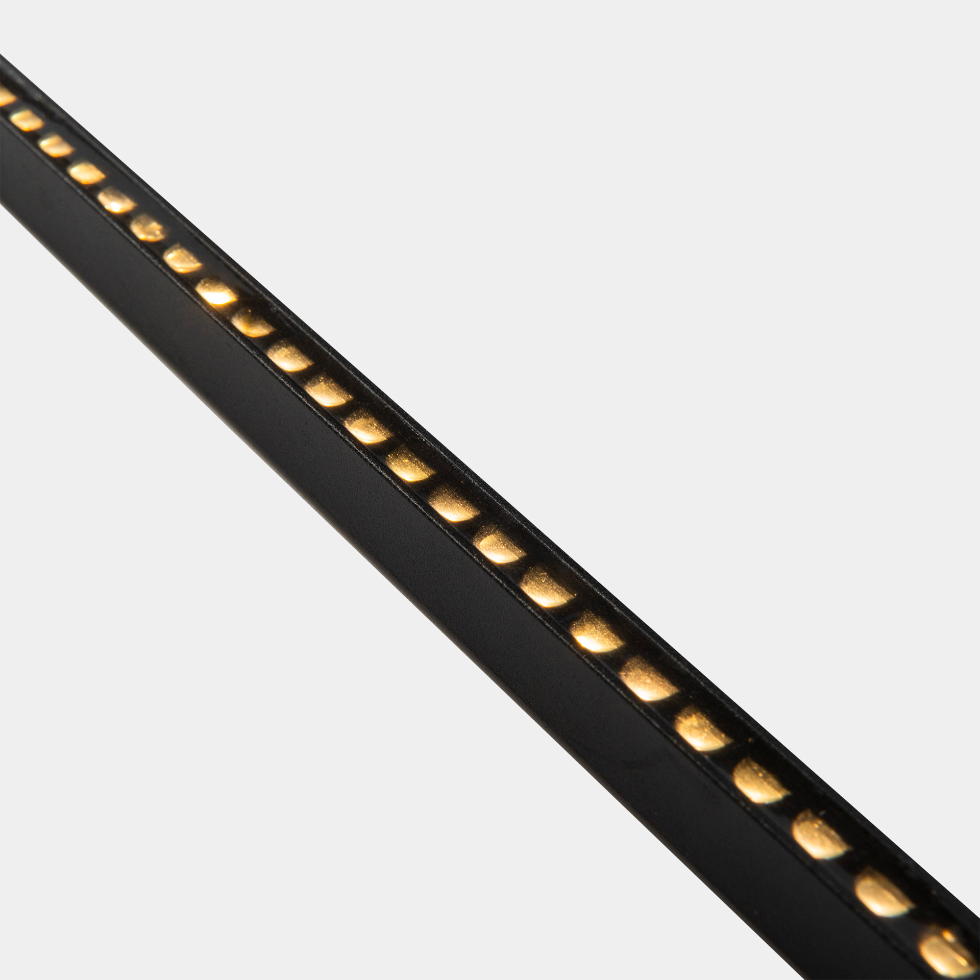 LEDS C4 Sistema Lineal IP65-IP67 Vercle Lineal 1970mm LED 42.5 Blanco cálido - 3000K Negro 869lm
