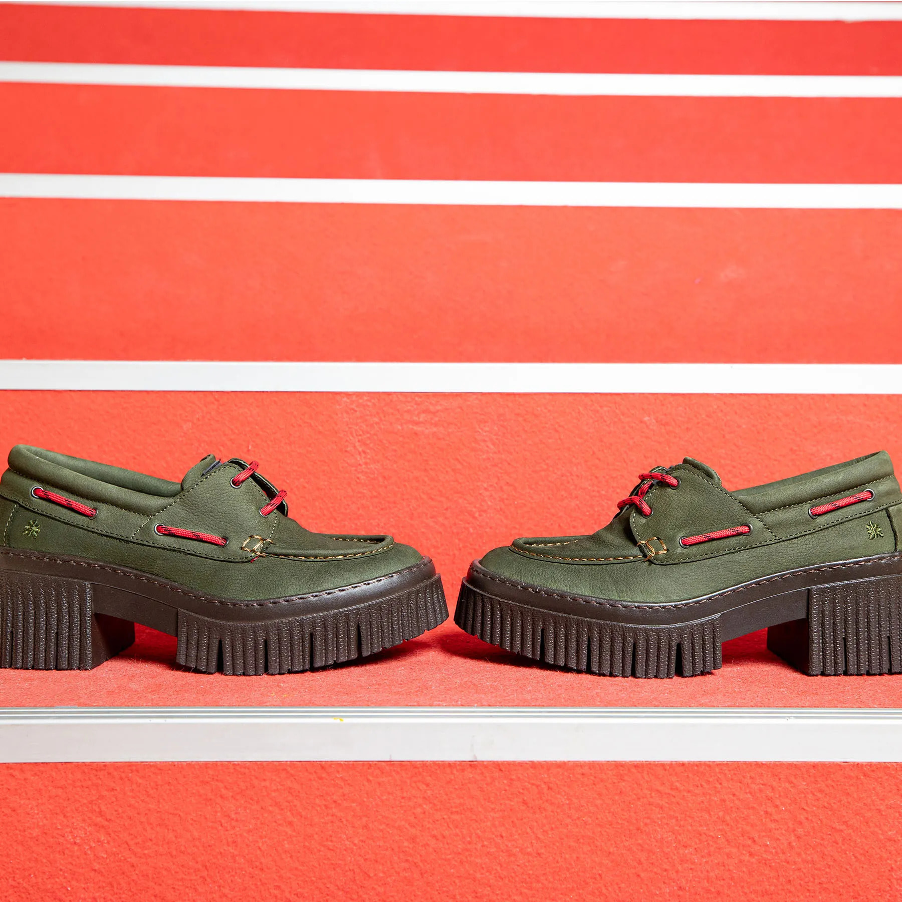 Zapatos con tacón 1379 NOBUCK KAKI/YORK color Kaki