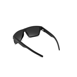 Gafas PALOALTO modelo SNOW en color Montura negra mate con lentes polarizadas ahumadas.