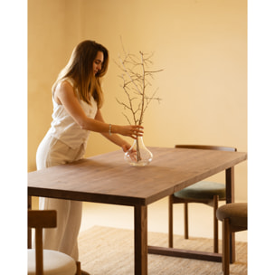 Mesa de comedor de madera maciza en tono nogal de varias medidas