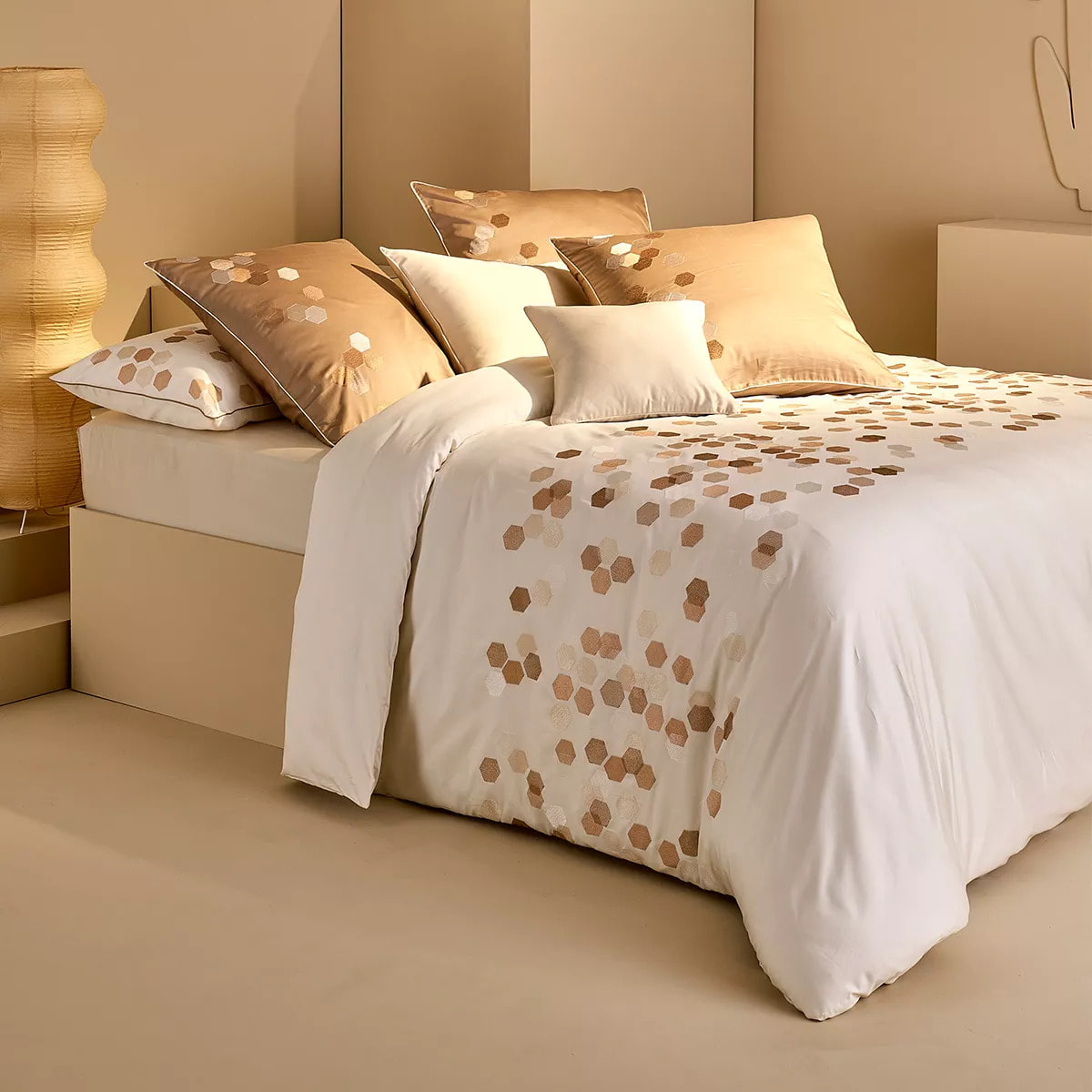 Housse de couette satin de coton brodé beige Hexagones angora