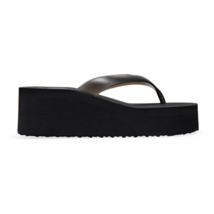 Sandalias de dedo negras con cuña