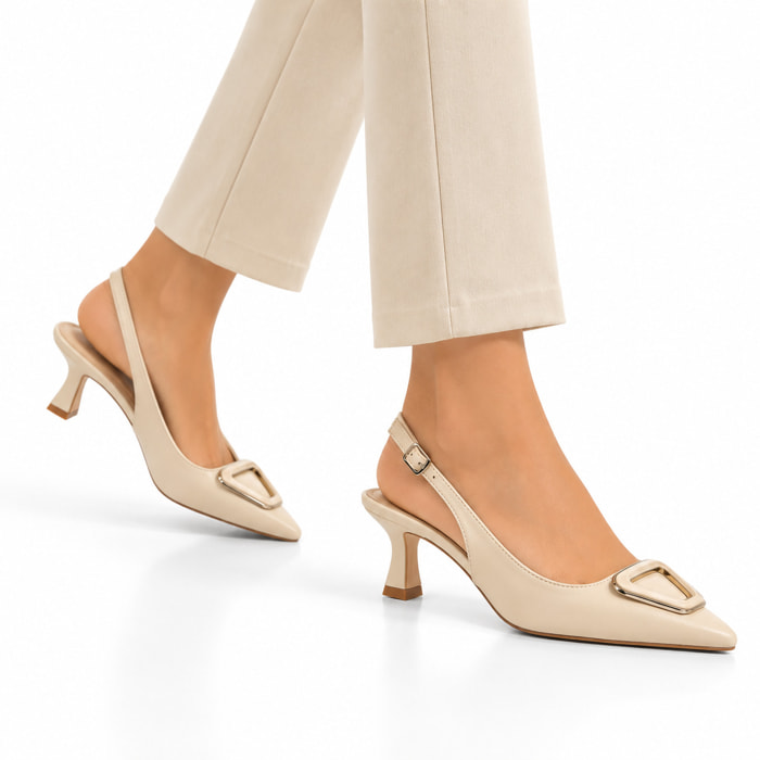 Dècolletè slingback con tacco basso a rocchetto e dettaglio sulla punta