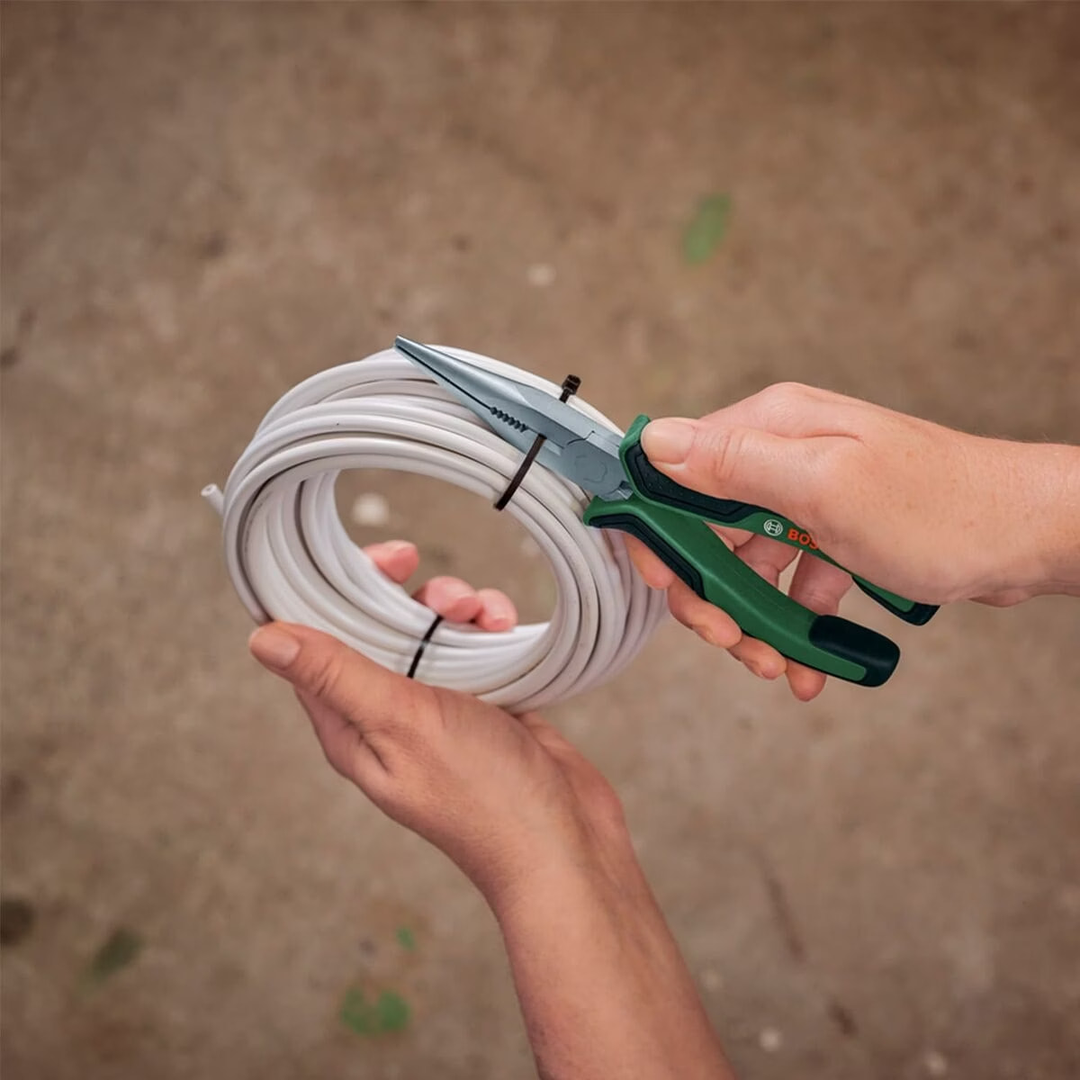 Pince à bec long de 180 mm - BOSCH - 1600A032VC