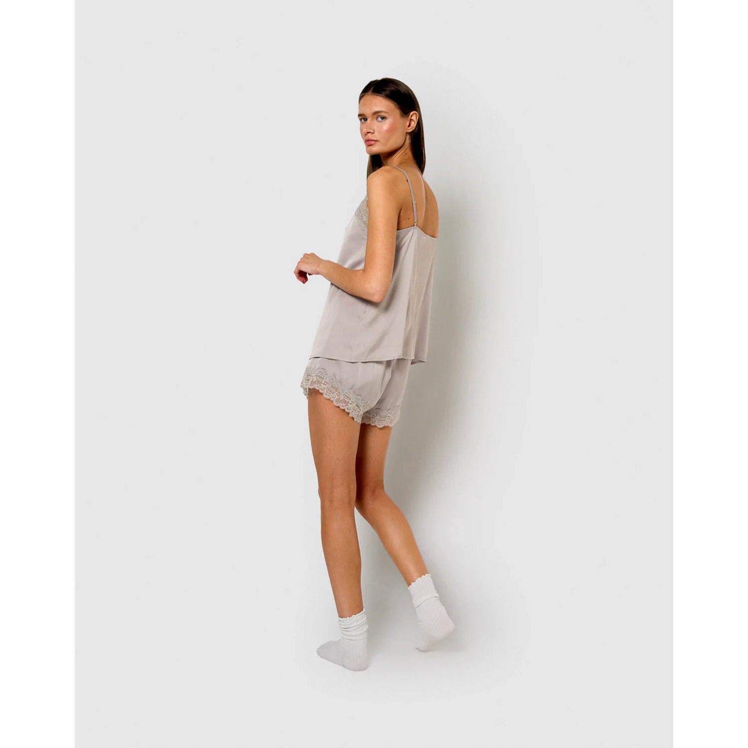 Pigiama da donna con spalline in raso friday solid