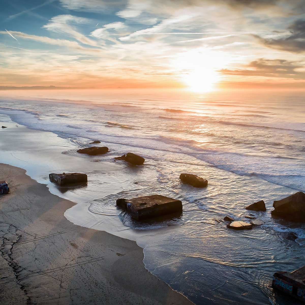 Affiche vestige mur de l'atlantique Affiche + cadre en bois - Noir
