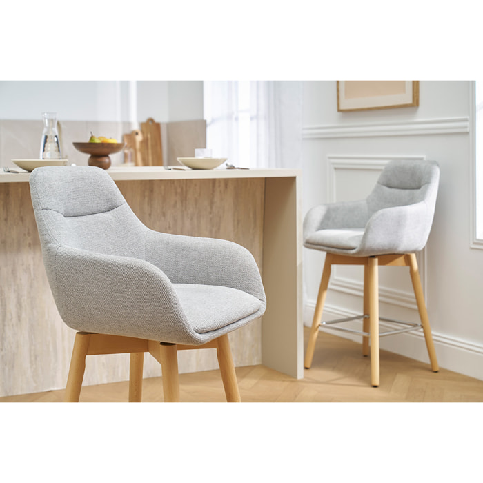 Tabourets de bar scandinaves pivotants 360° en tissu effet velours texturé gris clair et bois clair H65 cm (lot de 2) ALESS