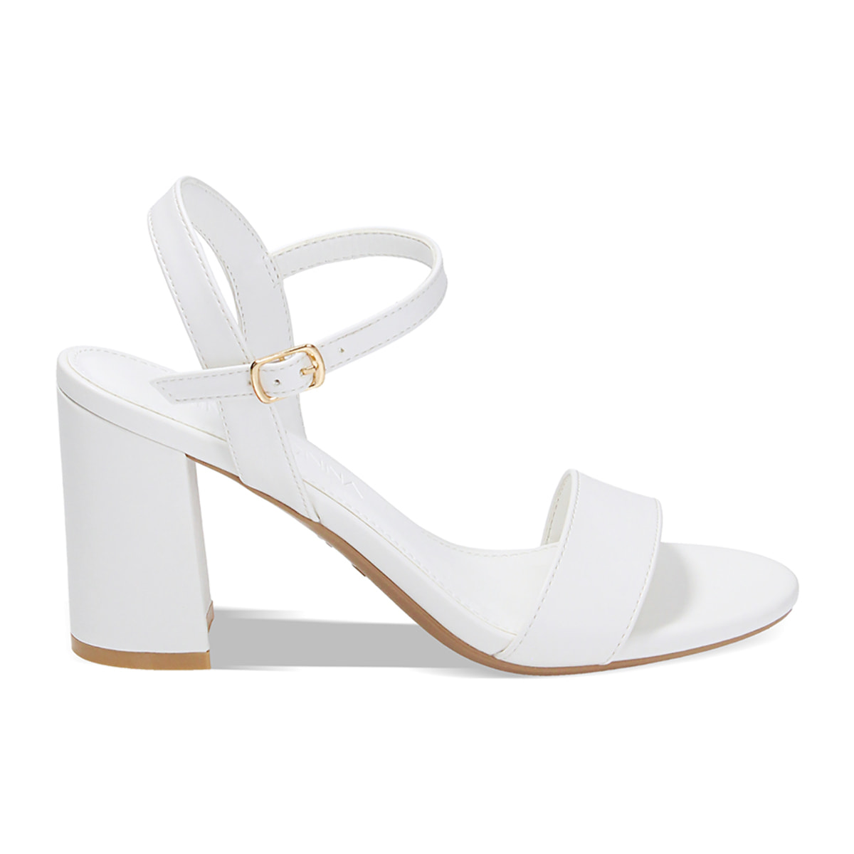 Sandalias con tacón blancos